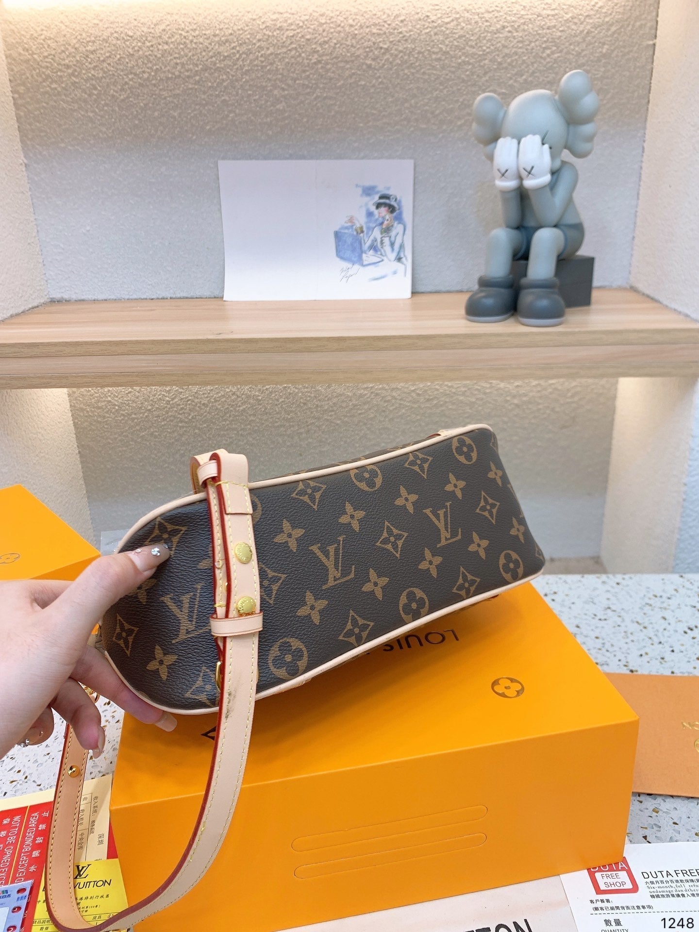 EN - New 1:1 rep Lux Bags LUV 547