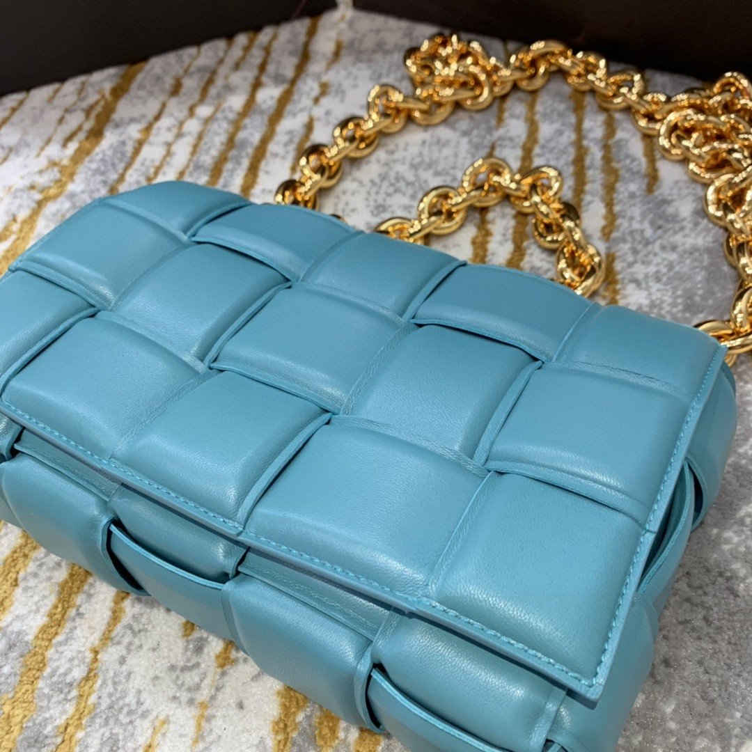 Top Quality Chain Cassette Bag For Women 10.2in/26cm In Light Blue