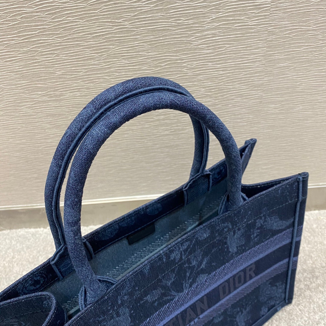 Top Quality MeTop Qualityum Book Tote Blue For Women 36cm/16.5in CD