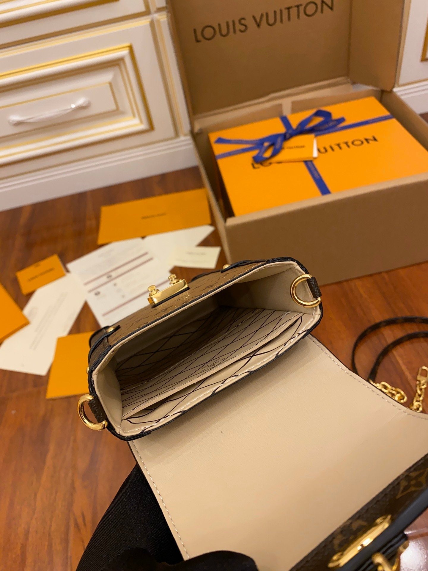 Top Quality Pochette Trunk Verticale Monogram Reverse With Monogram Canvas For Women, WoChain Wallet 6.9in/18cm Top Quality M67873