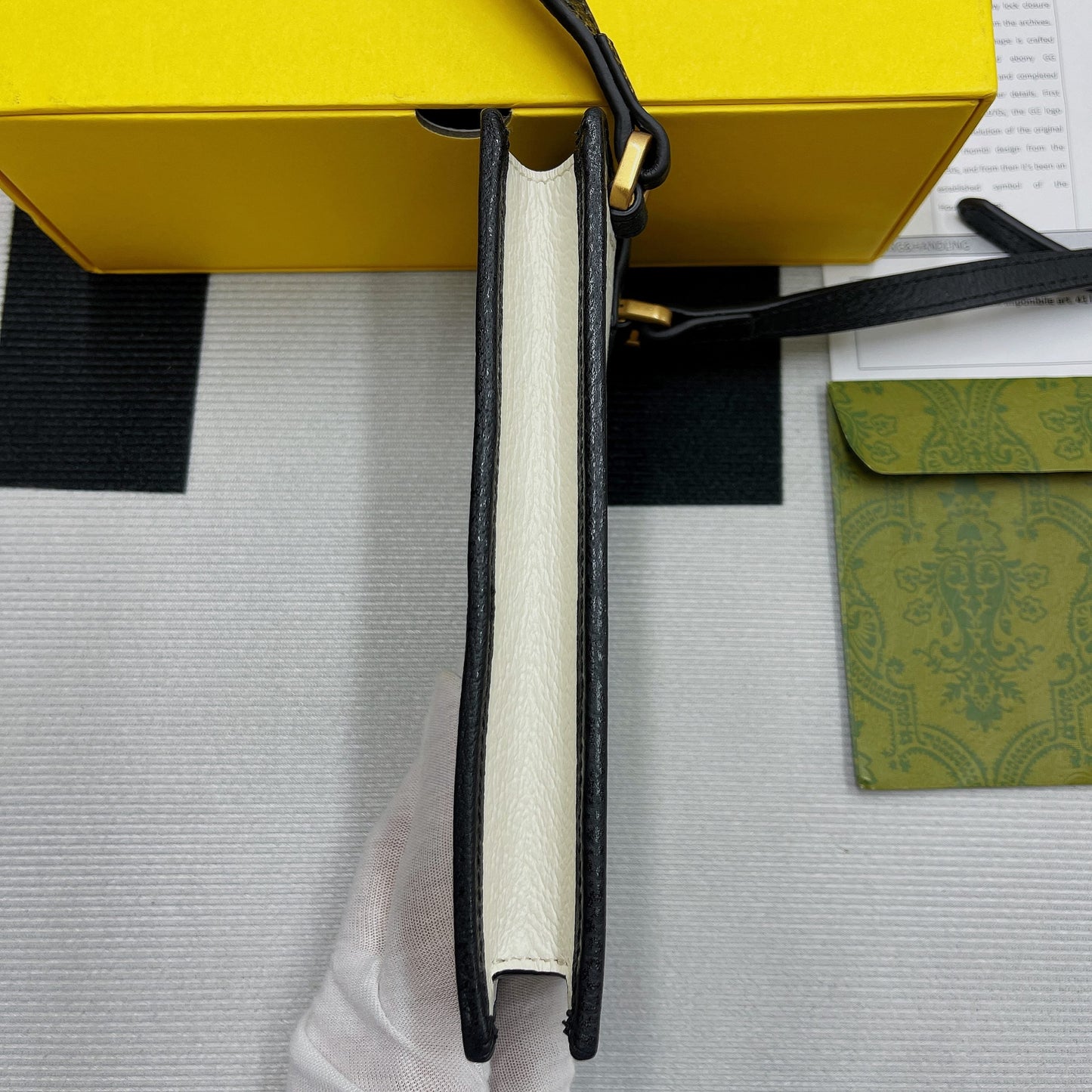 gg x Adidas Phone Case White For Women, Women’s Bags 7.3in/18cm gg‎
