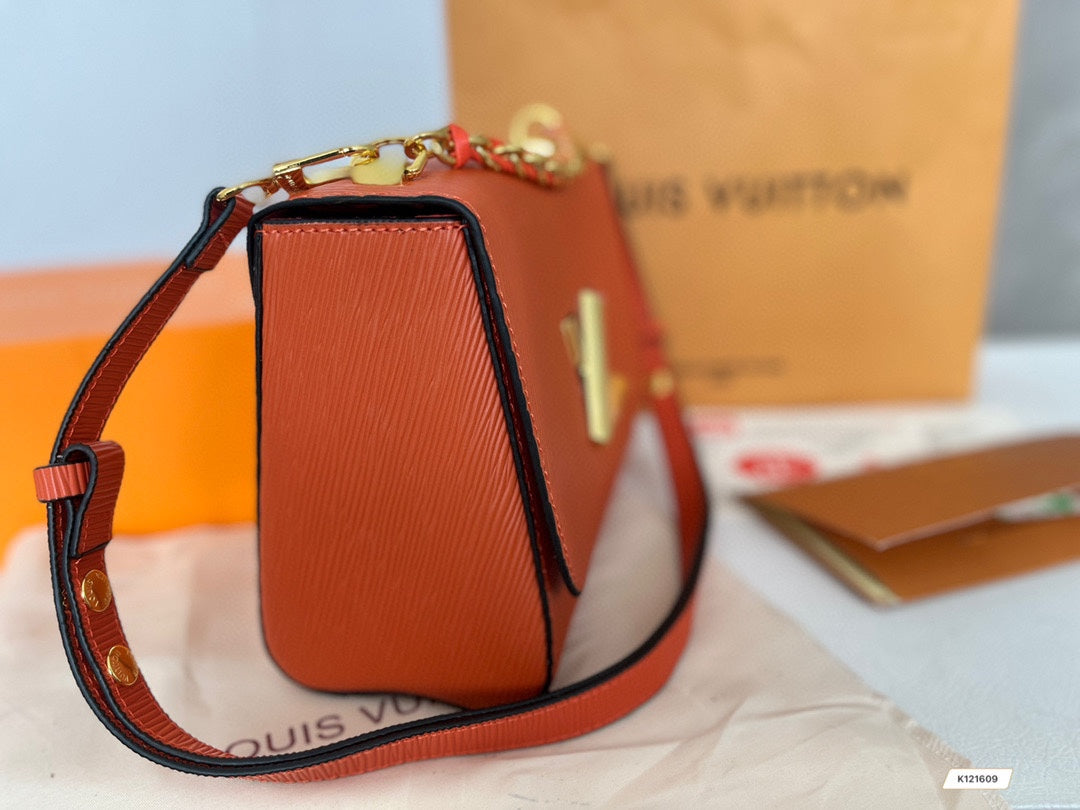 EN - New 1:1 rep Lux Bags LUV 529