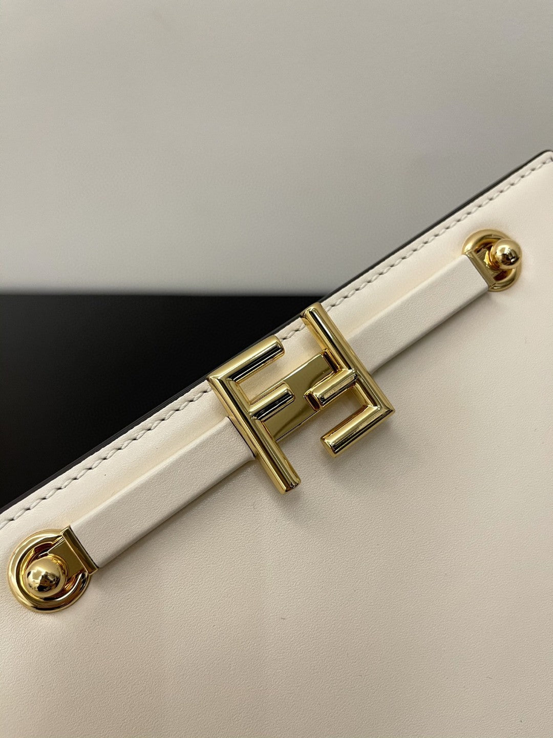Top QualityTop Quality Touch White Bag For Woman 19cm/7.5in