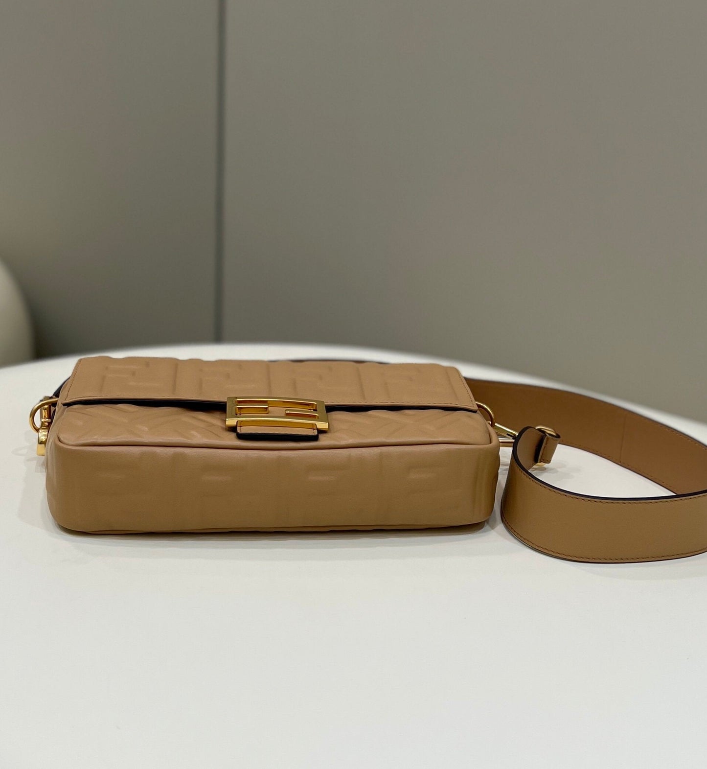 Top QualityTop Quality Baguette Brown For Women, Women’s Handbags, Shoulder And Crossbody Bags 10in/27cm FF 8BR600