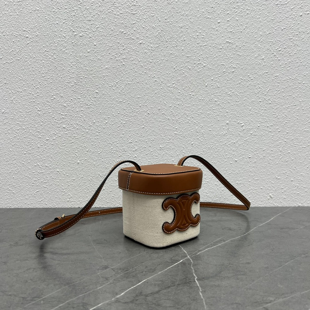 Top Quality Small Box Cuir Triomphe In Textile Natural / Tan For Women 4in/11cm 
