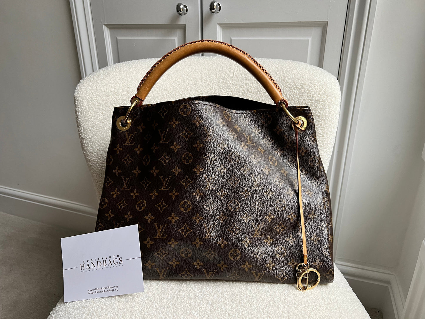 Louis Vuitton Artsy MM Monogram