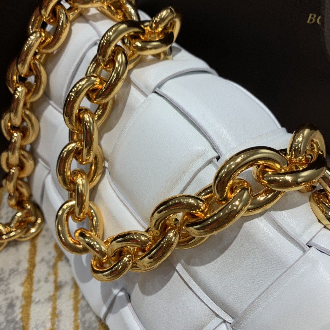 Top Quality Chain Cassette Bag For Women 10.2in/26cm In White 631421VBWZ09143
