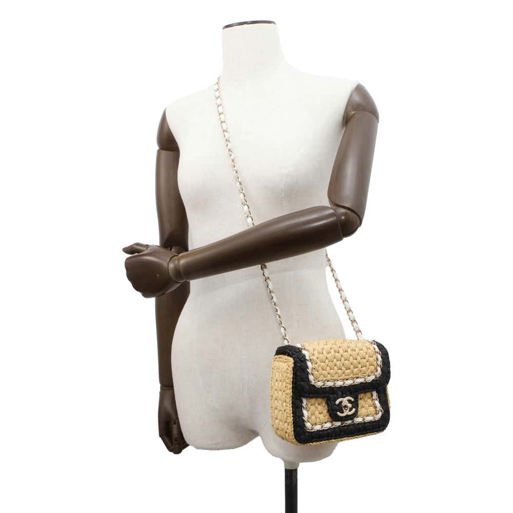 CHANEL 2024 Cruise Collection Mini Flap Bag Black/White/Beige AS4556 Blade Raffia Lambskin Size Mini