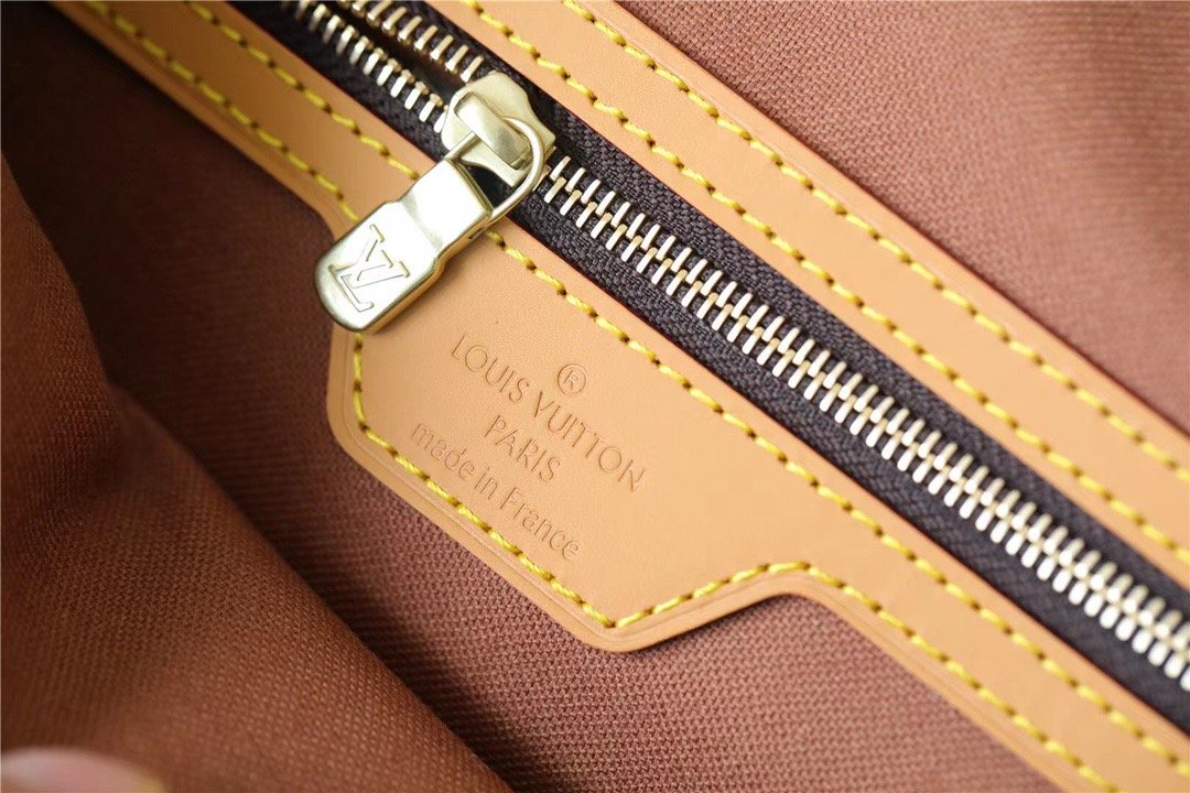 Top Quality Mini Looping Flap Shoulder Bag Monogram For Women 9.4in/24cm Brown Top Quality M51147