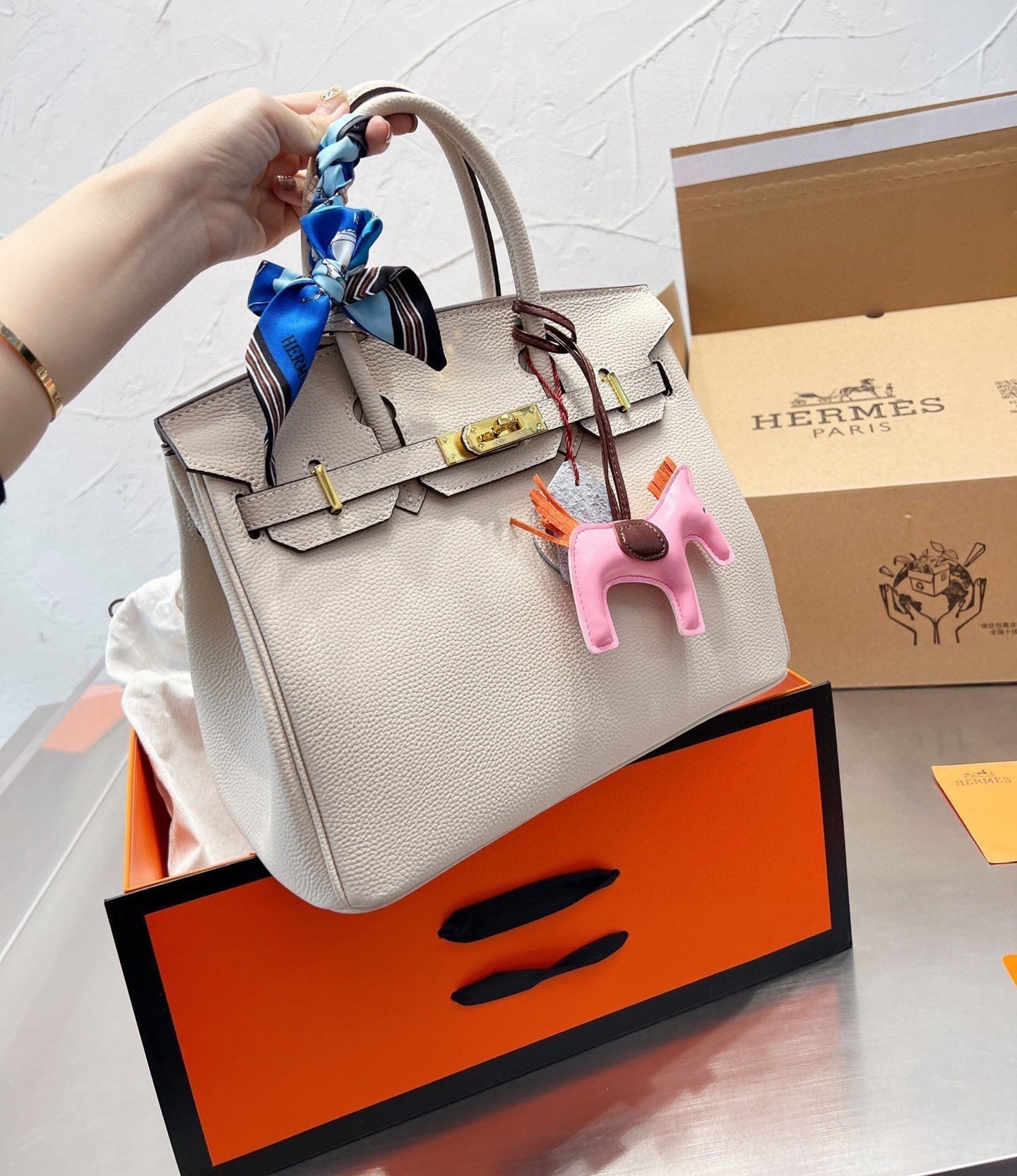 EN - New 1:1 rep  Bags HM 132