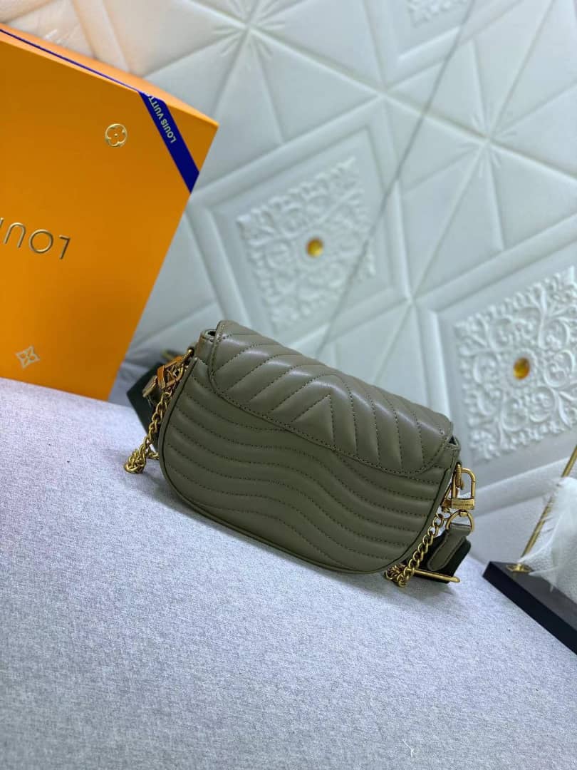 EN - New 1:1 rep  Bags LUV 613