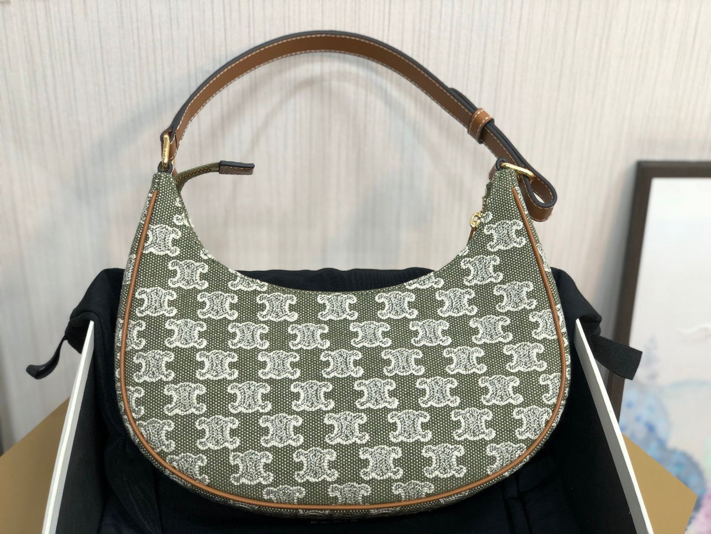 Top Quality Ava Bag In Triomphe Canvas Green For Women 9in/23cm