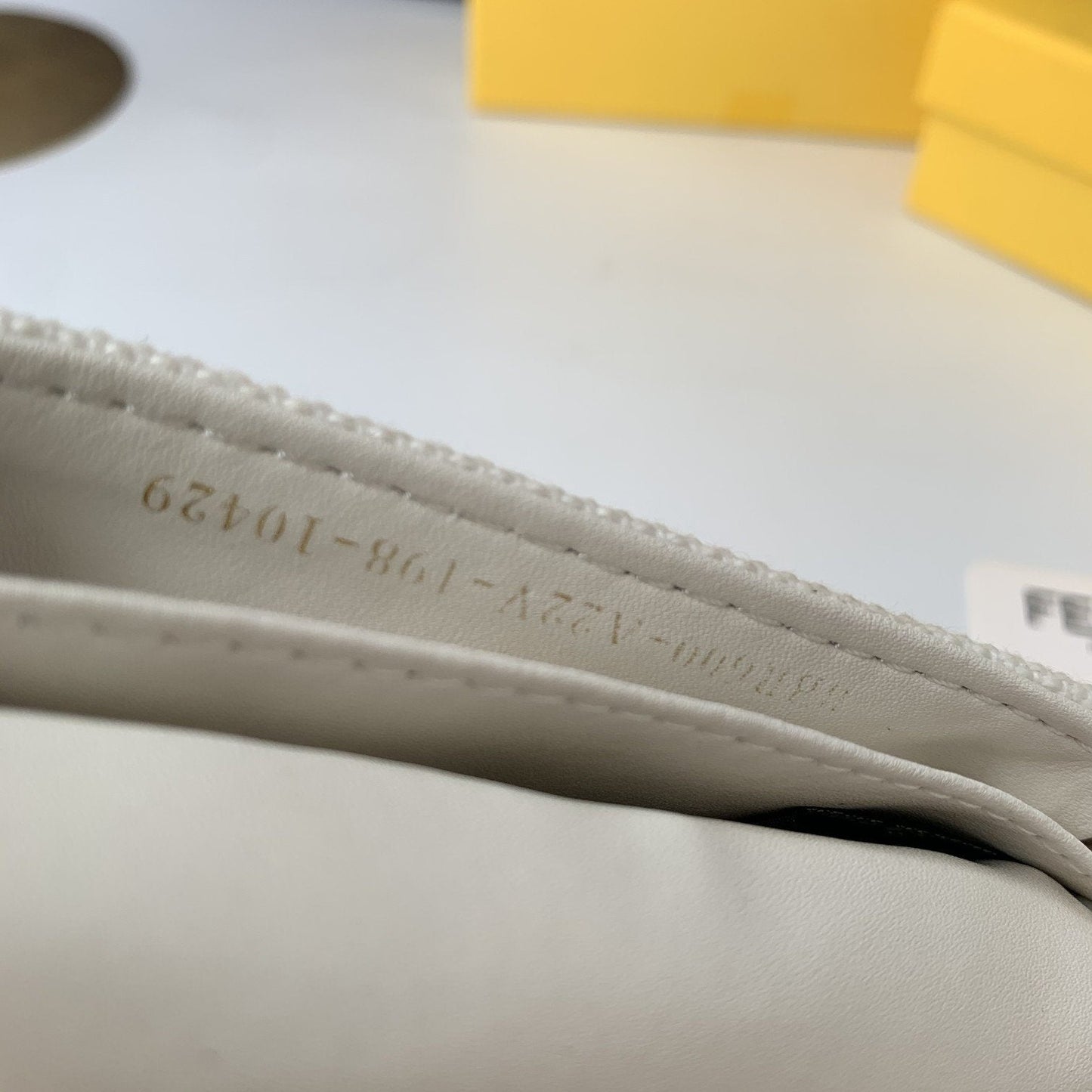 EN - New 1:1 rep  Bags FEI 183