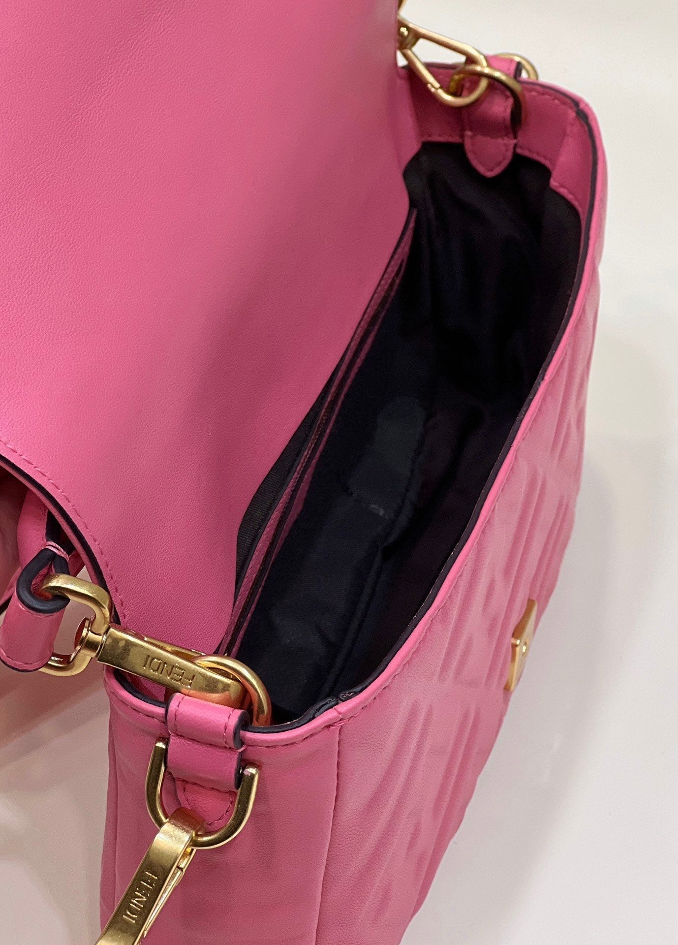 Top QualityTop Quality Baguette Pink For Women, Women’s Handbags, Shoulder And Crossbody Bags 10in/27cm FF 8BR600