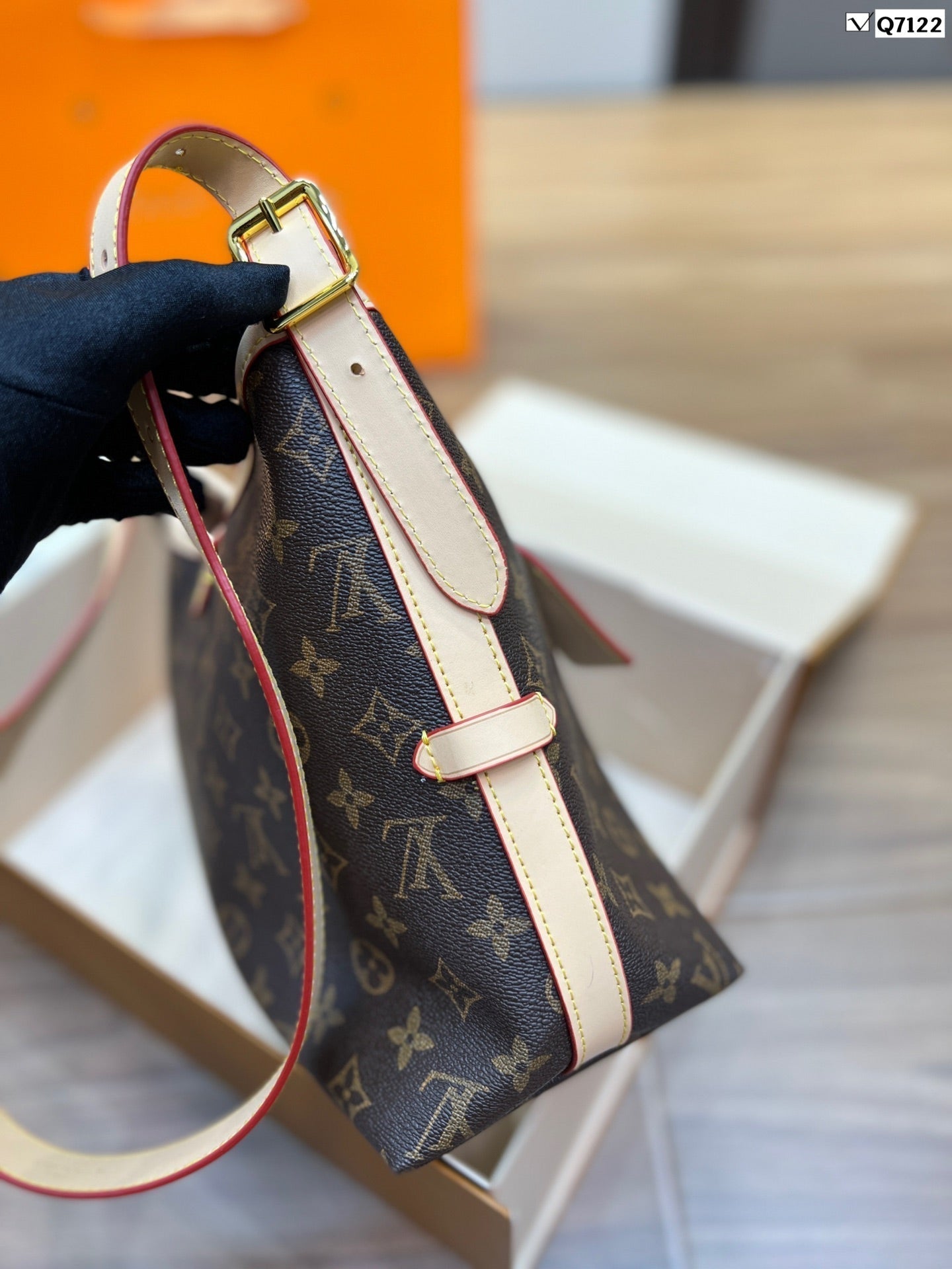 EN - New 1:1 rep Lux Bags LUV 532