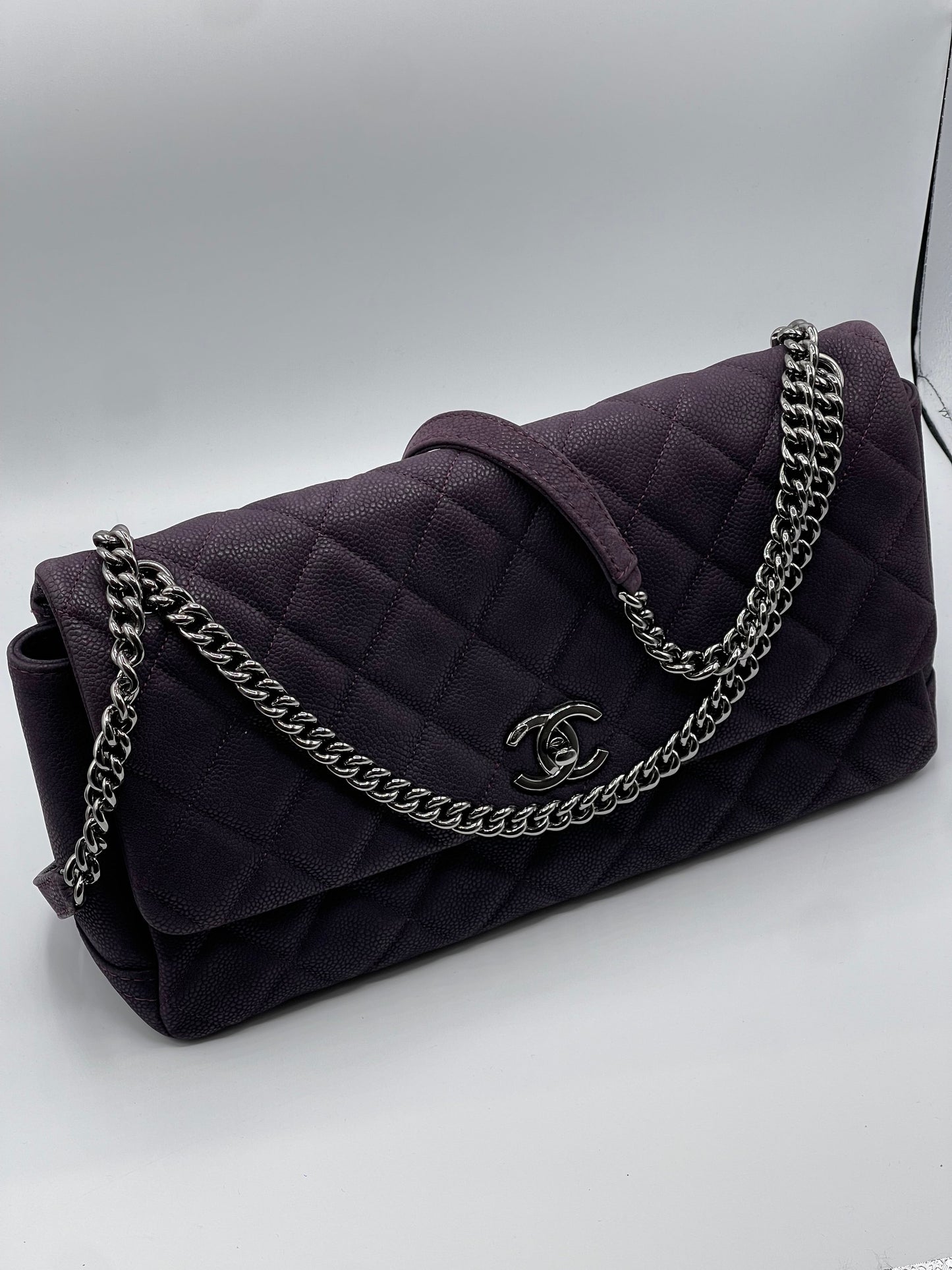 Chanel - Sac baguette Jumbo violet Simple Rabat caviar