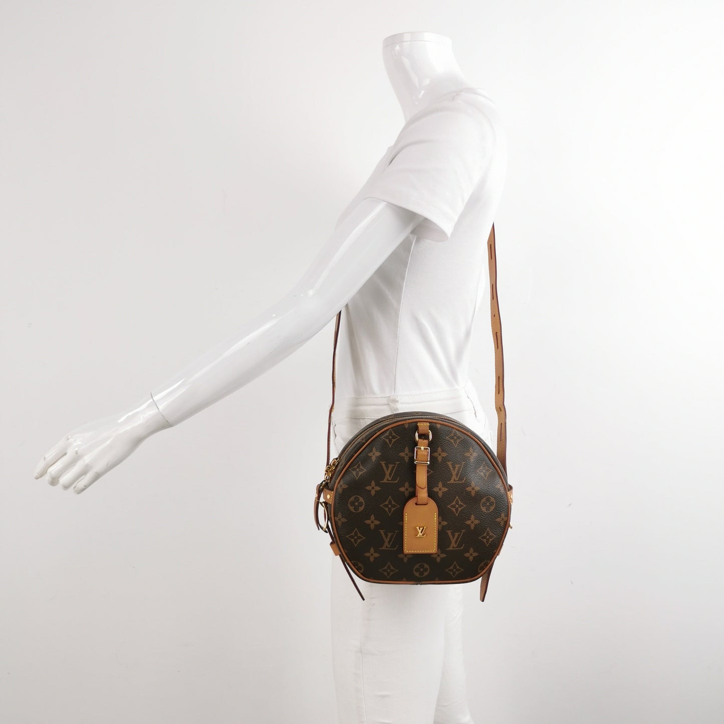Louis Vuitton Boîte Chapeau Souple Leather MM Crossbody Bag