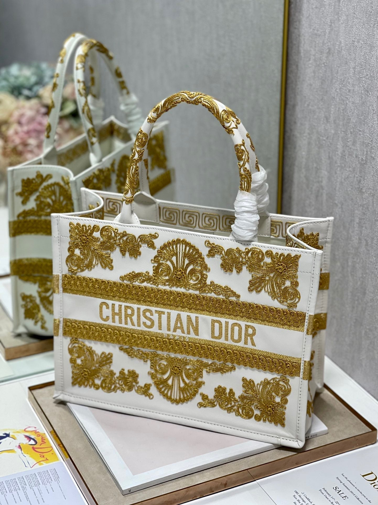 Top Quality MeTop Qualityum Book Tote Gold And White, For Women, Womens Handbags 14in/36cm CD