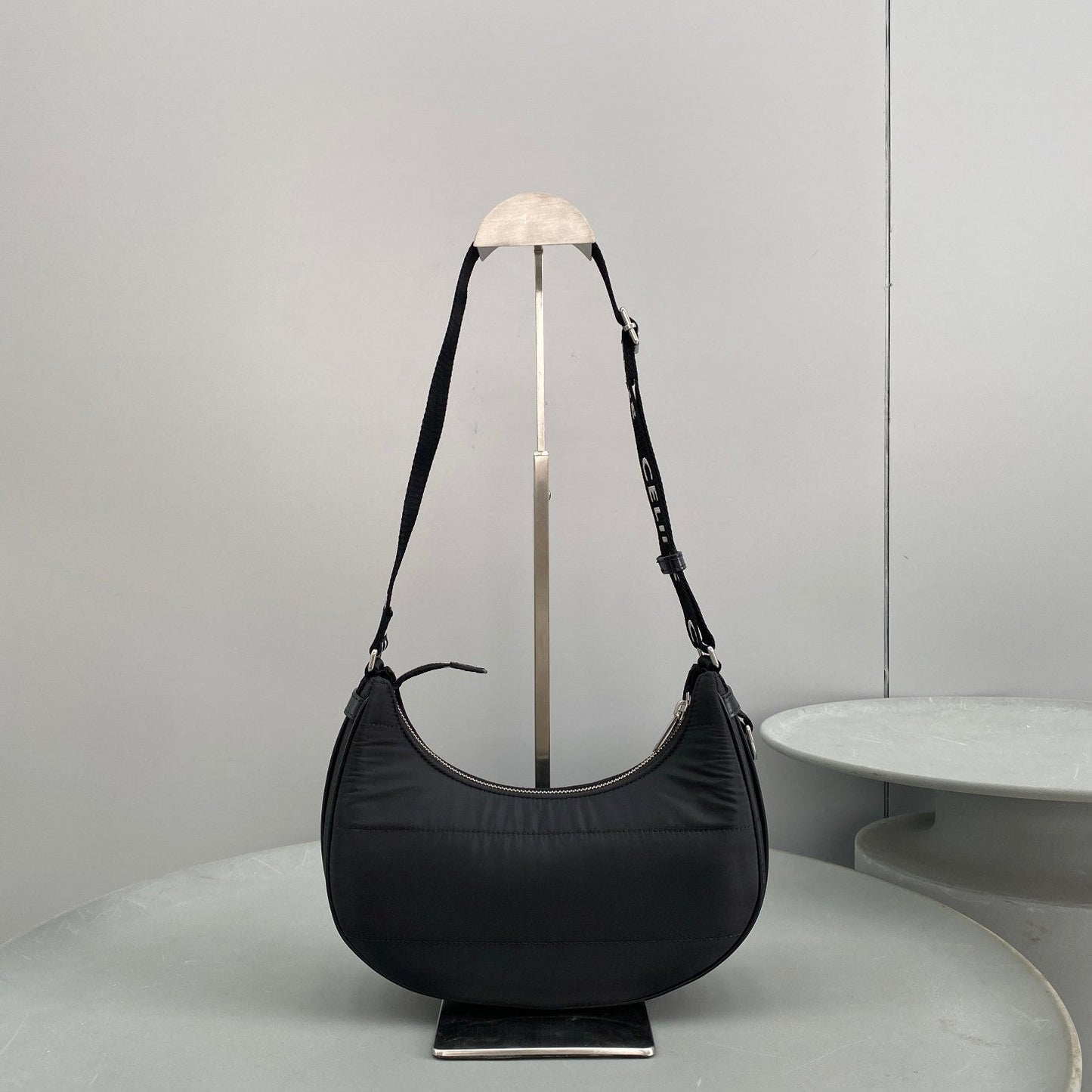 Top Quality Medium Ava Bag With Top Quality Strap In Quilted Nylon Black For Women 9in/23cm 196972DLI.38SI