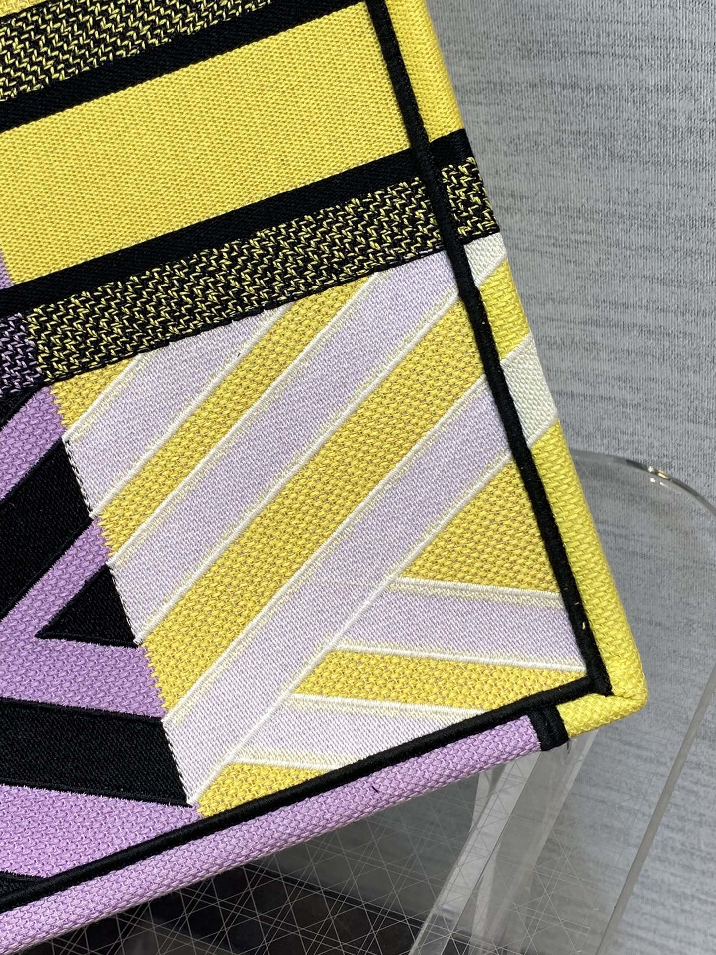 Top Quality Large Book Tote Bright Yellow and Pink D-Jungle Pop Embroidery, Yellow/Pink, For Women Womens Handbags, 41cm CD M1286ZRON_M886