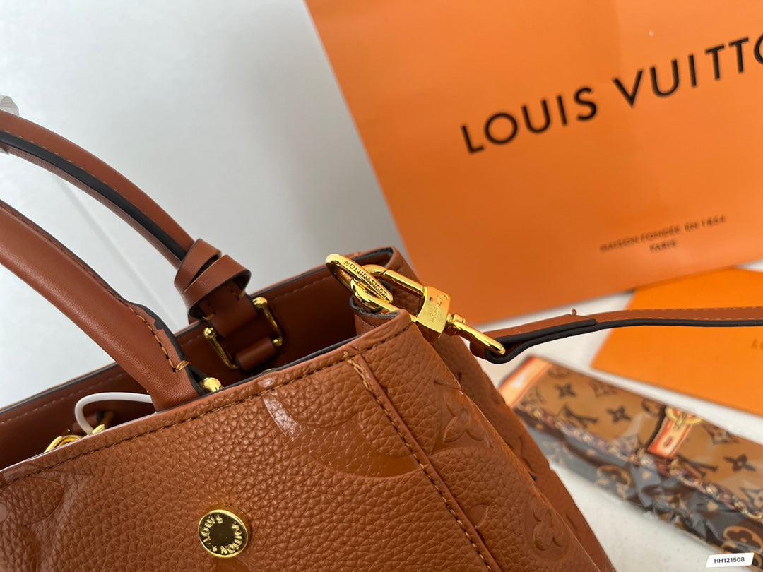 EN - New 1:1 rep Lux Bags LUV 527