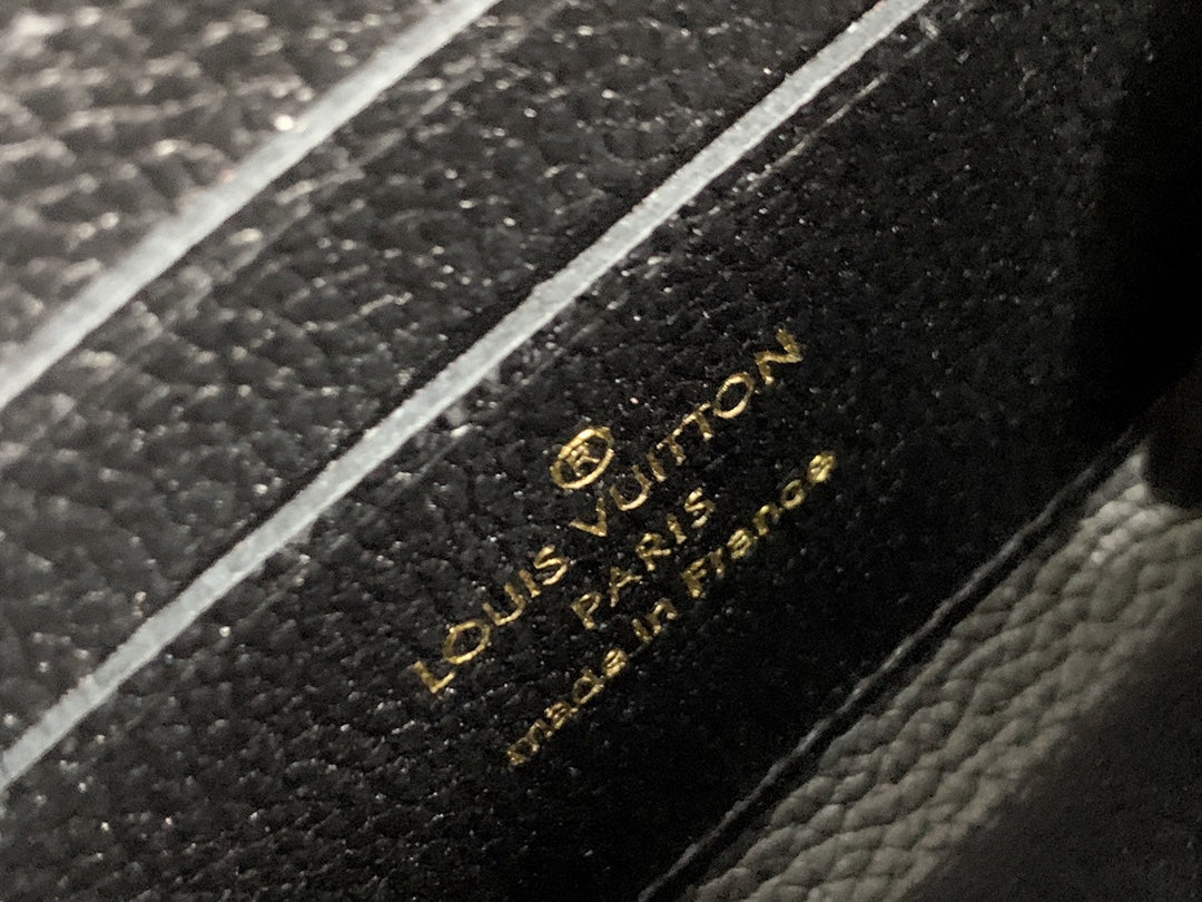 EN - New 1:1 rep  Wallet LUV 124