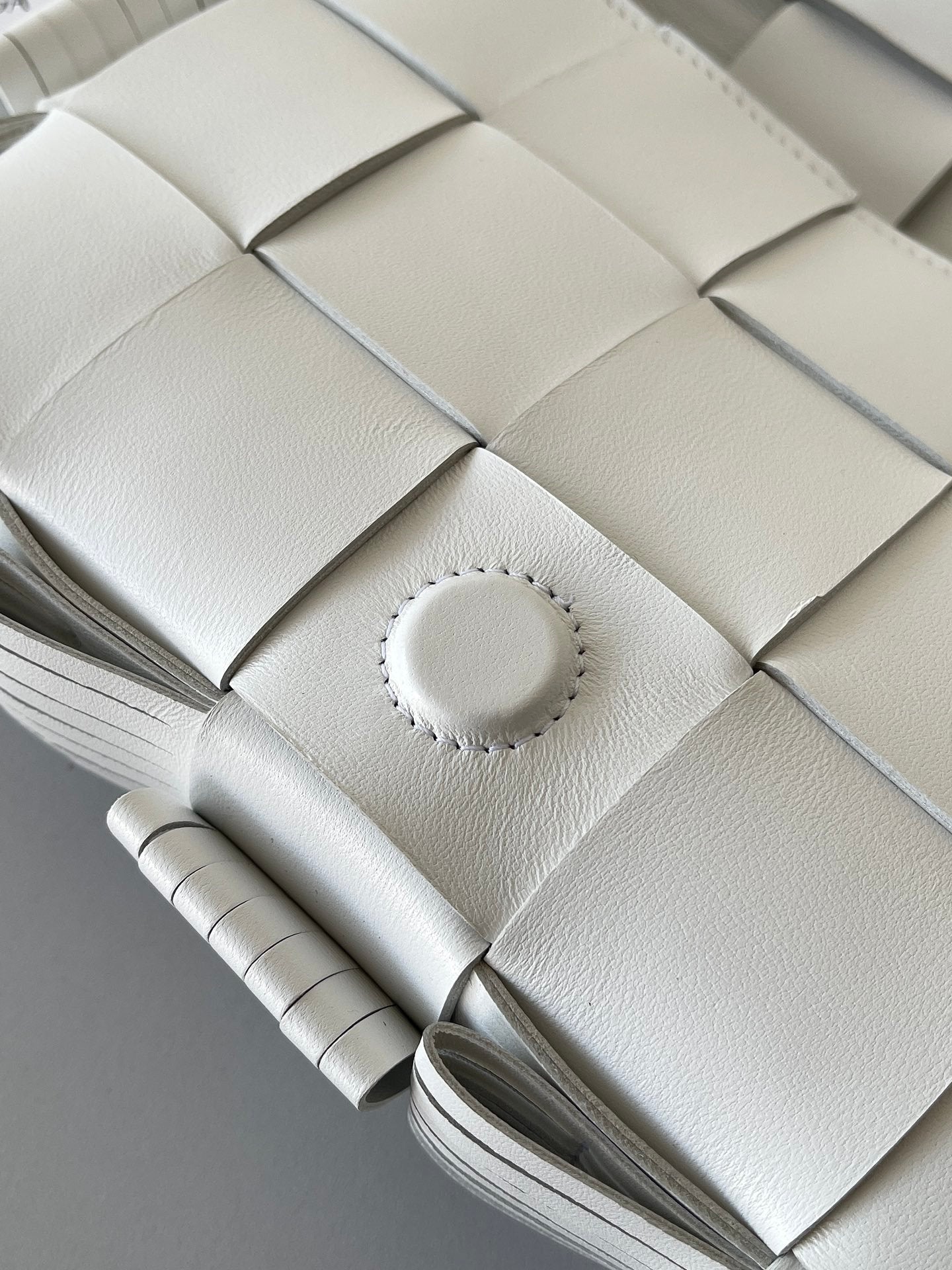 Top Quality Cassette White, For Women, Bags 9.1in/23cm 680698V1G719009