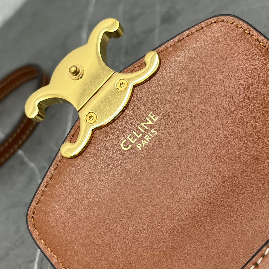 Top Quality Vertical Mobile Pouch Triomphe Tan For Women 6in/19cm 10j092dqb.04LU