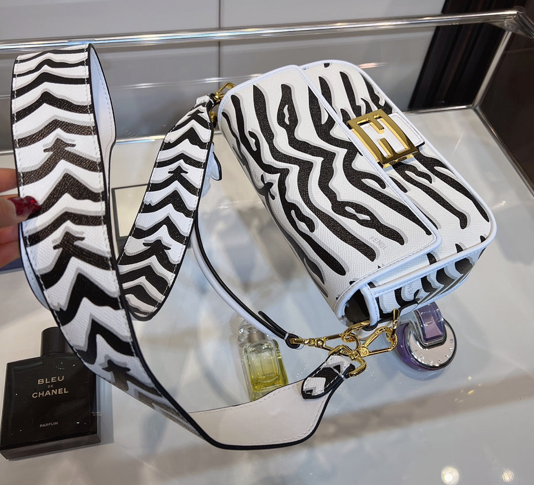 EN - New 1:1 rep  Bags FEI 243