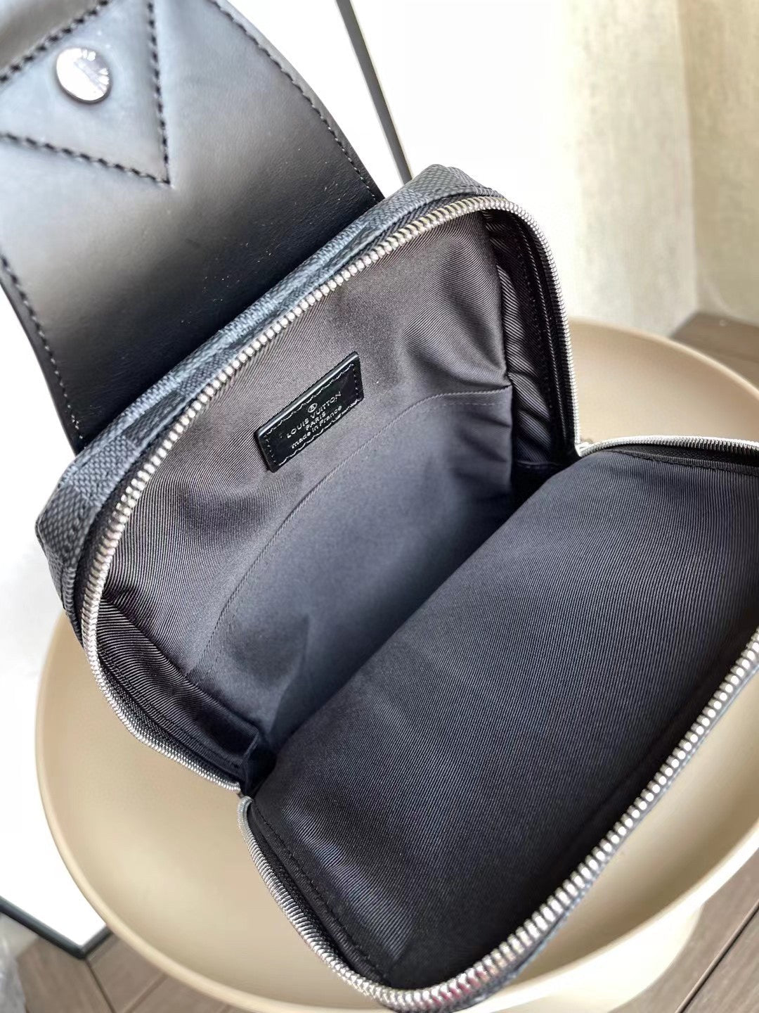 Top Quality Avenue Sling Bag Damier Graphite For Men, Bags, Crossbody Bags 12.2in/31cm Top Quality N452877