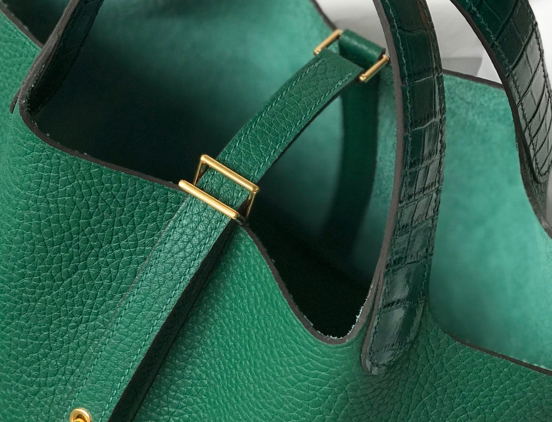 Top Quality Picotin Lock 18 Bag Green With Gold-Toned Hardware For Women, Handbags 7.1in/18cm