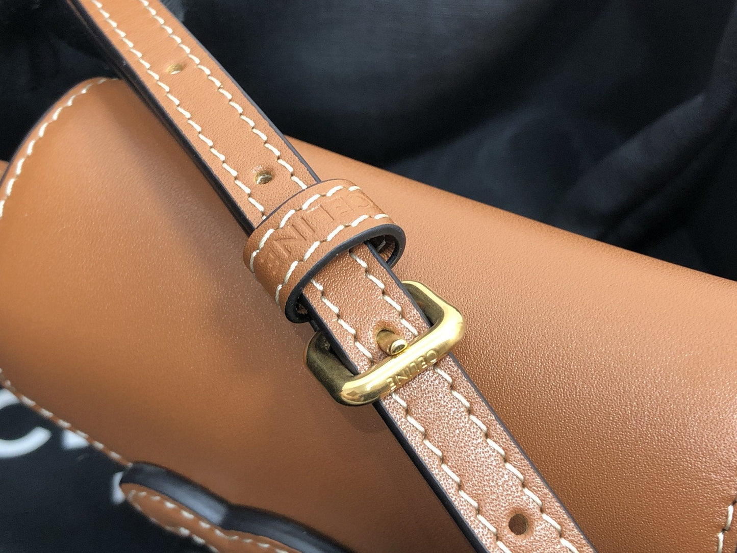 Top Quality Mini BesaTop Quality Cuir Triomphe Brown For Women 4in/11cm 10J303DPQ.04LU