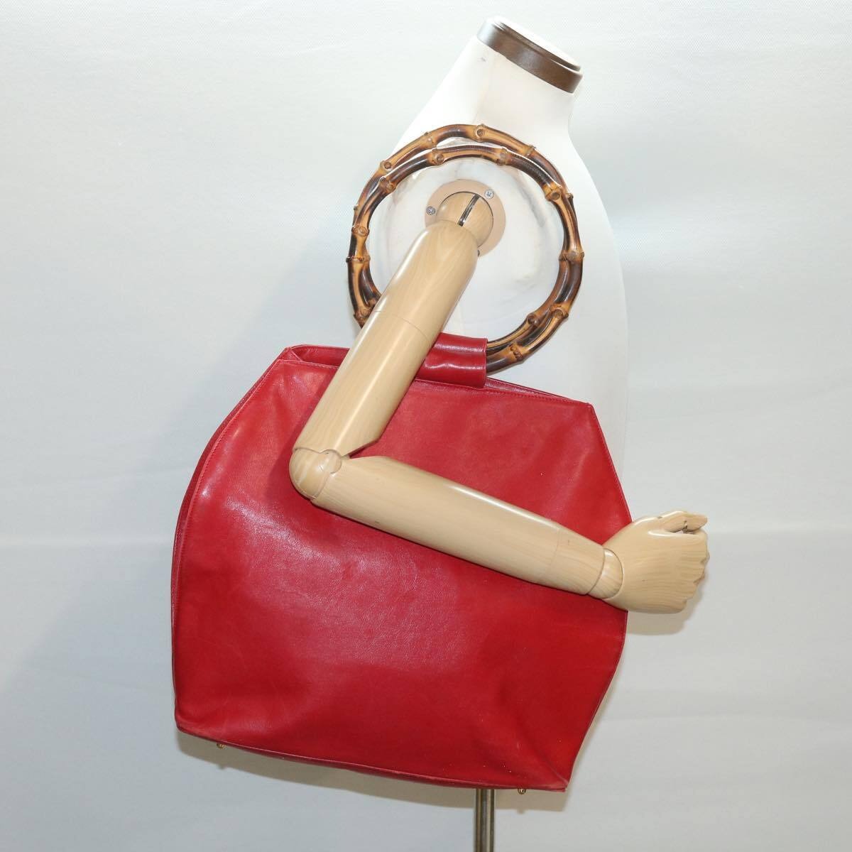 , mod look, Gucci, true red leather shopper with two round bamboo handles, a footed bottom, and gold accents