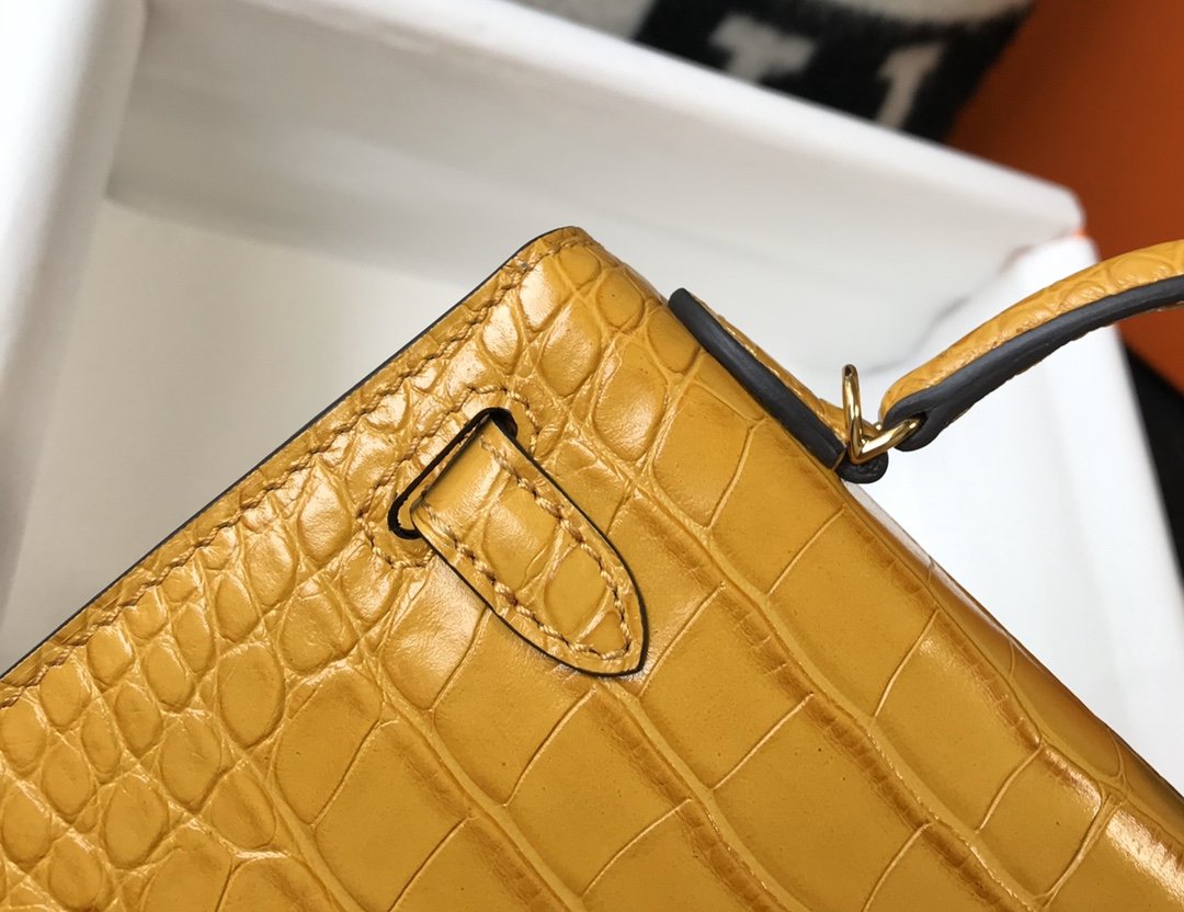 Top Quality Mini Kelly 19 Embossed Patent Yellow Bag With Gold-Toned Harware For Women, Handbags, Shoulder Bags 7.5in/19cm