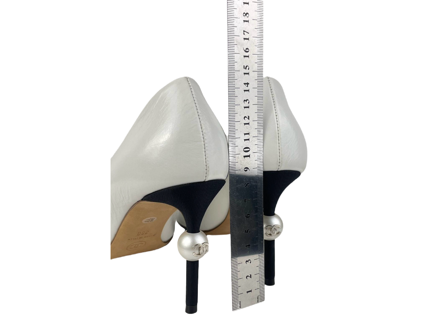 Chanel White Black Pumps with Pearl CC Logo 38