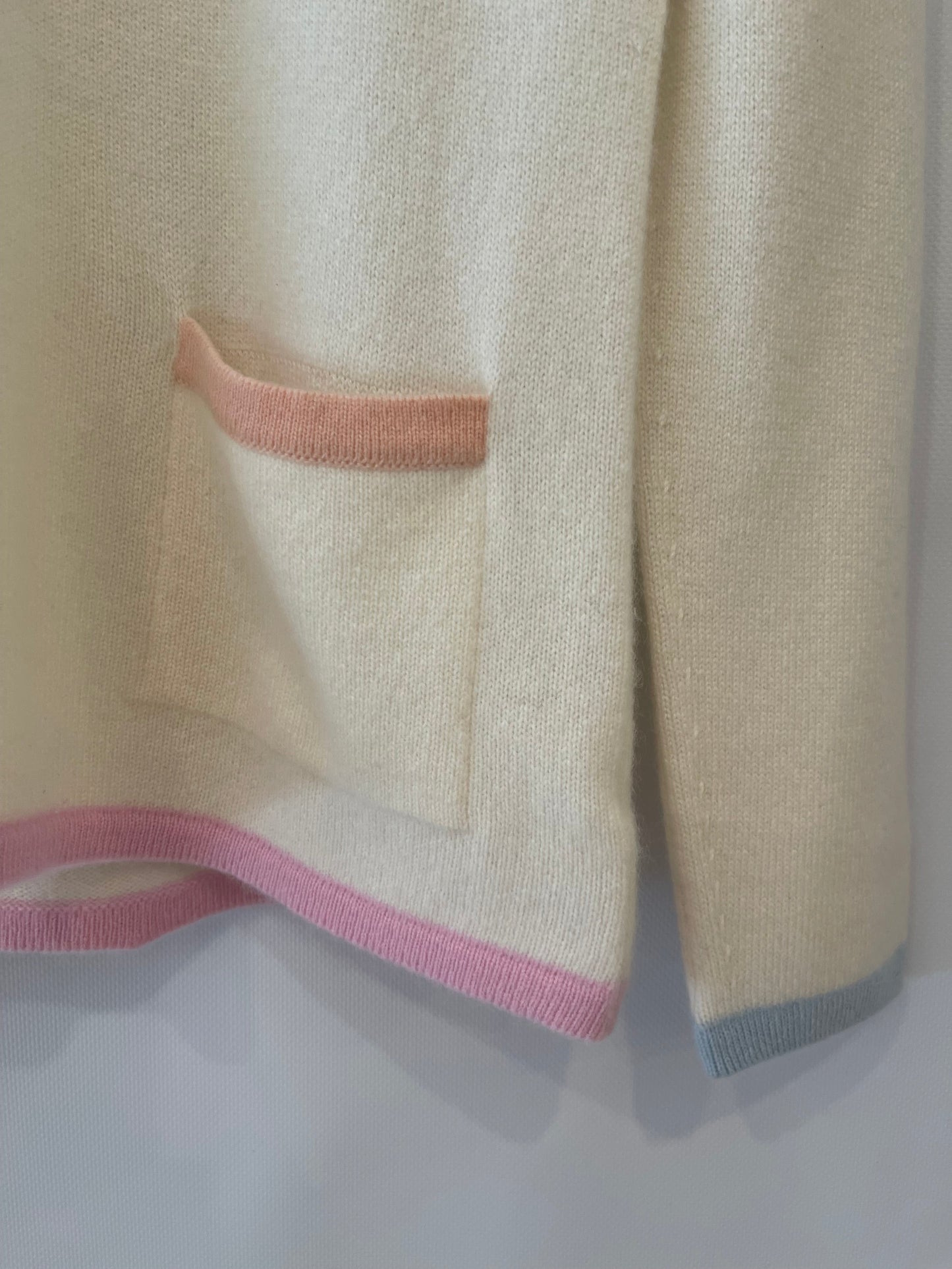 Chanel Cruise 1998 Cream and Pastel Multicolour Cashmere Jumper with Back CC Logo Detail Size FR 42 (UK 14)