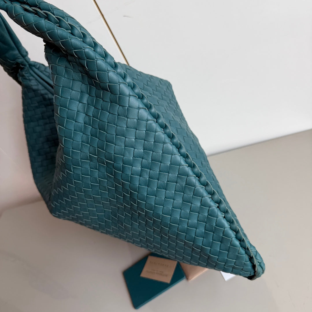 Bottega Veneta Veneta Hobo Maxi Green Intrecciato Leather Bag 51cm
