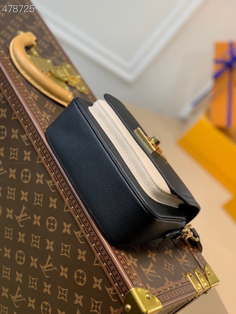 Top Quality Lockme Tender Bag Black For Women, Womens Handbags, Shoulder And Crossbody Bags 7.5in/19cm Top Quality M58557