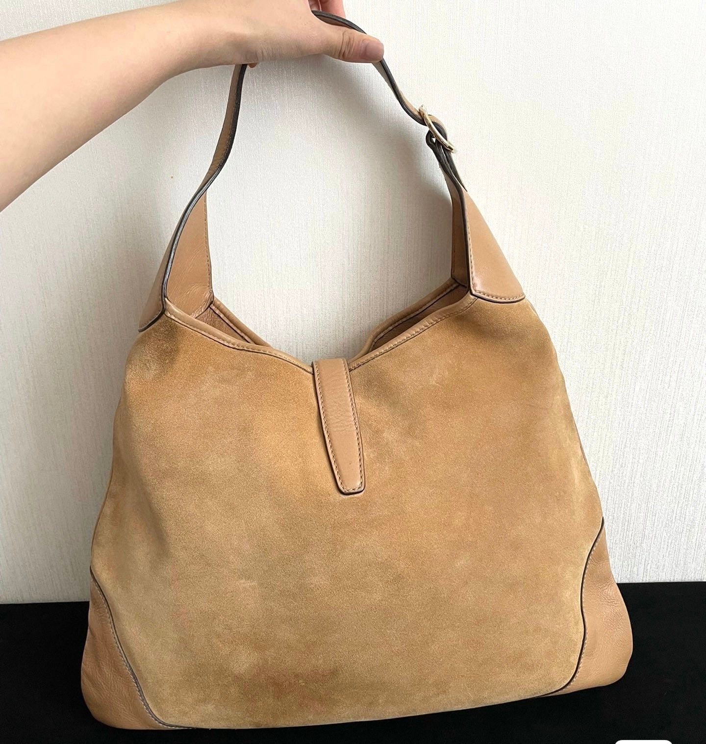 Gucci Jackie   Medium Tan Brown Suede Leather Gold Hardware