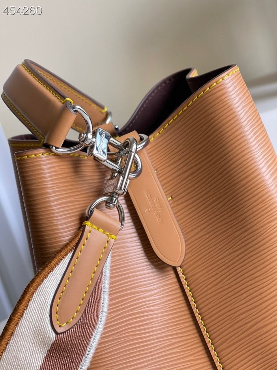 Top Quality NeoNoe BB Bucket Bag Honey Gold For Women,  Shoulder And Crossbody Bags 7.9in/20cm Top Quality M57706
