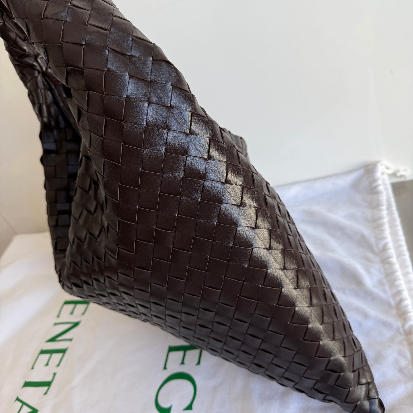 Bottega Veneta Hop Large Leather Fondant Chocolate Brown Hobo Bag