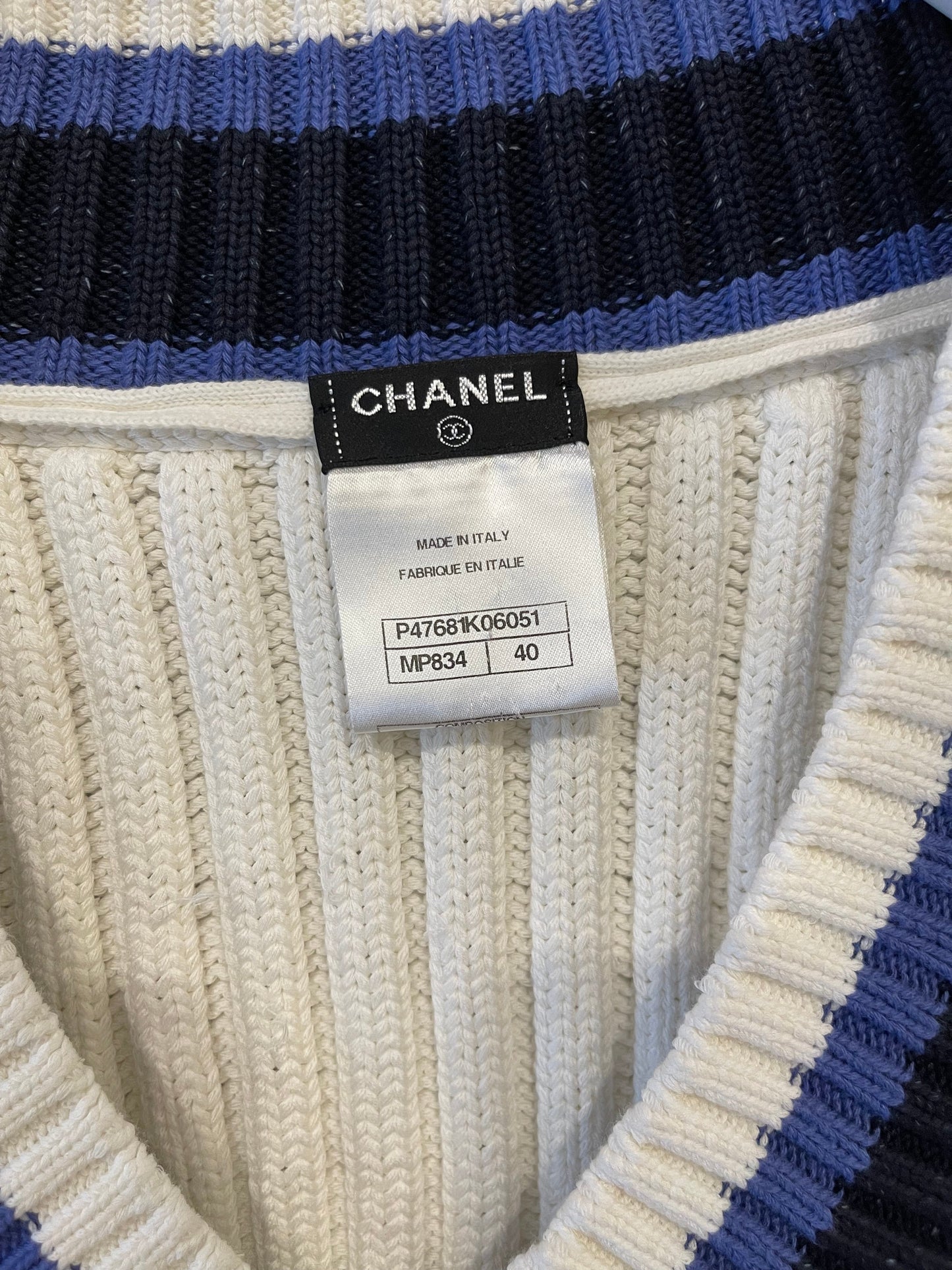 Chanel Resort 2014 White, Black and Navy V Neck Knit Jumper with CC Button Details Size FR 40 (UK 12)