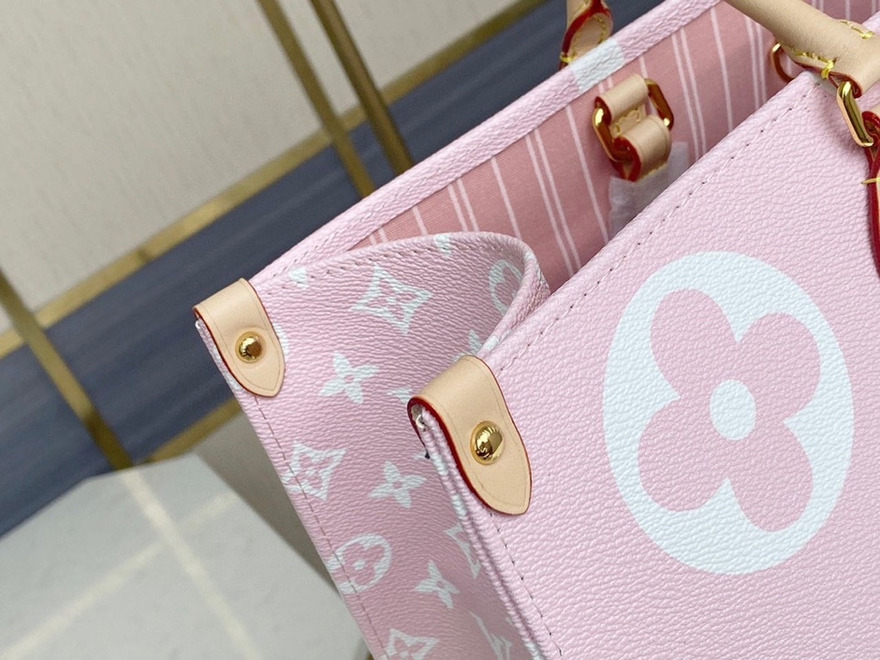 Top Quality OnTheGo GM Monogram Giant Canvas Light Pink For Women,  Tote Bags 16.1in/41cm Top Quality M57641