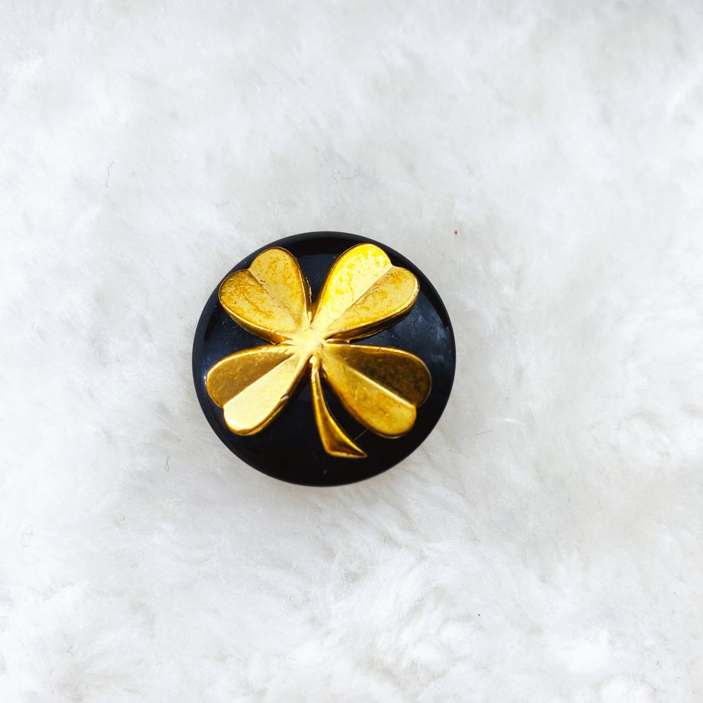 Chanel single four leaf clover earring