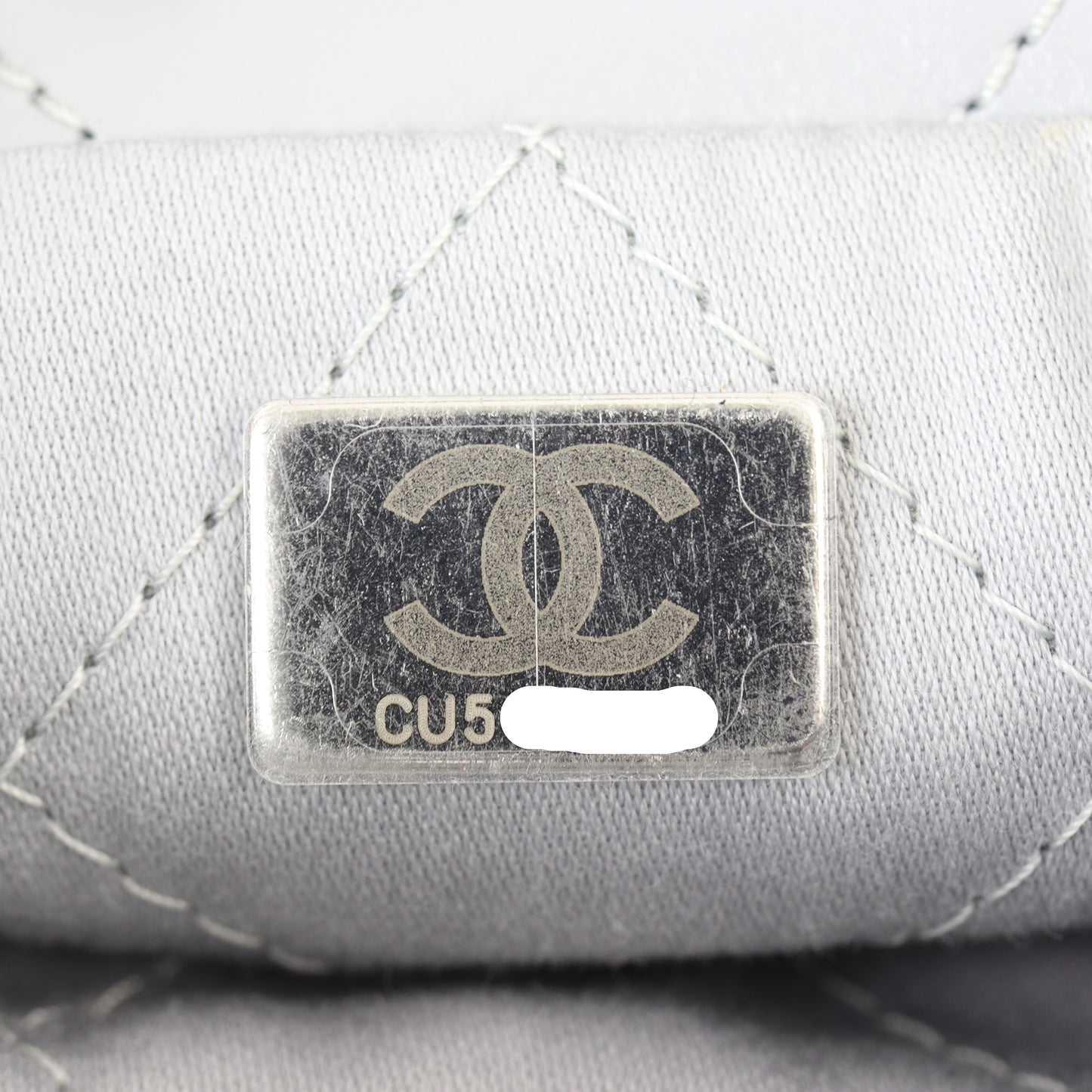 Chanel 22 Hobo Mini