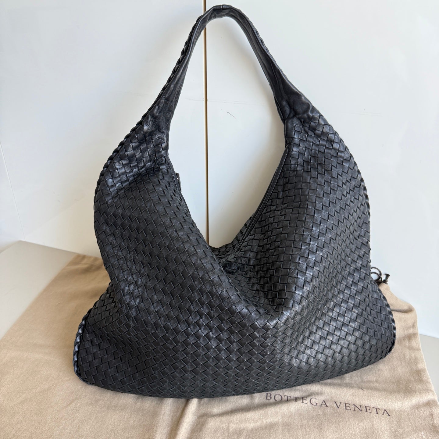 Bottega Veneta Veneta Hobo Maxi Black Leather 51cm