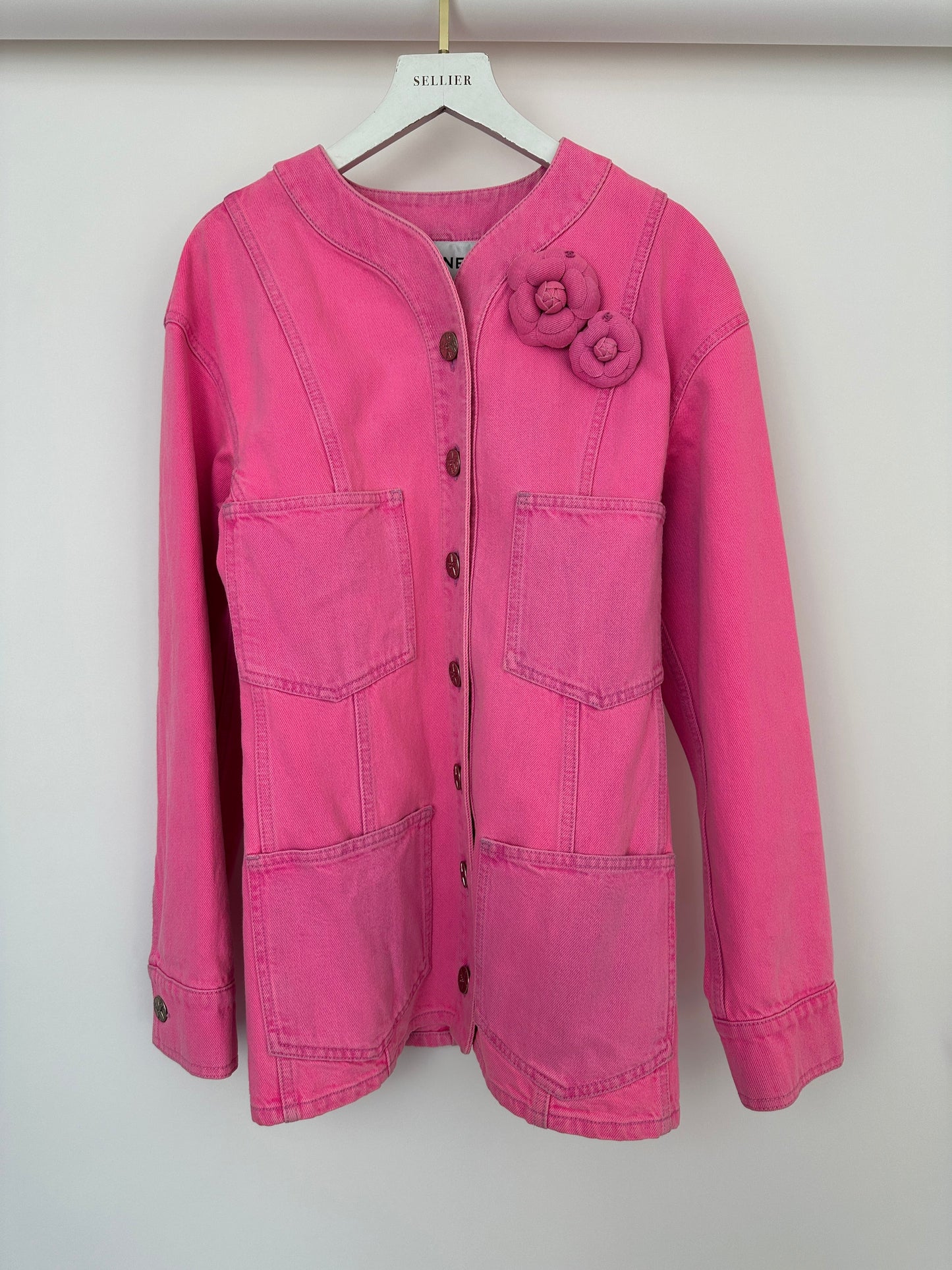 *HOT* Chanel 21S Hot Pink Denim Jacket with Detachable Camelia Pin Detail Size FR 34 (UK 6)