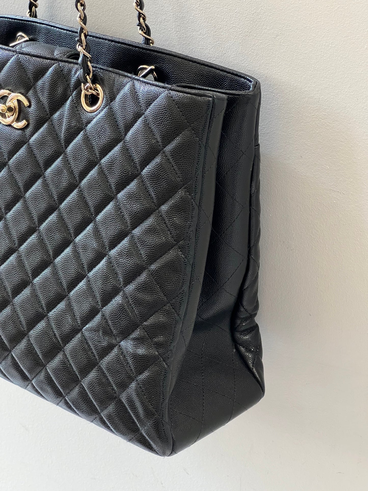 CHANEL CAVIAR QUILTED GRAND SHOPPING TOTE BAG-HS