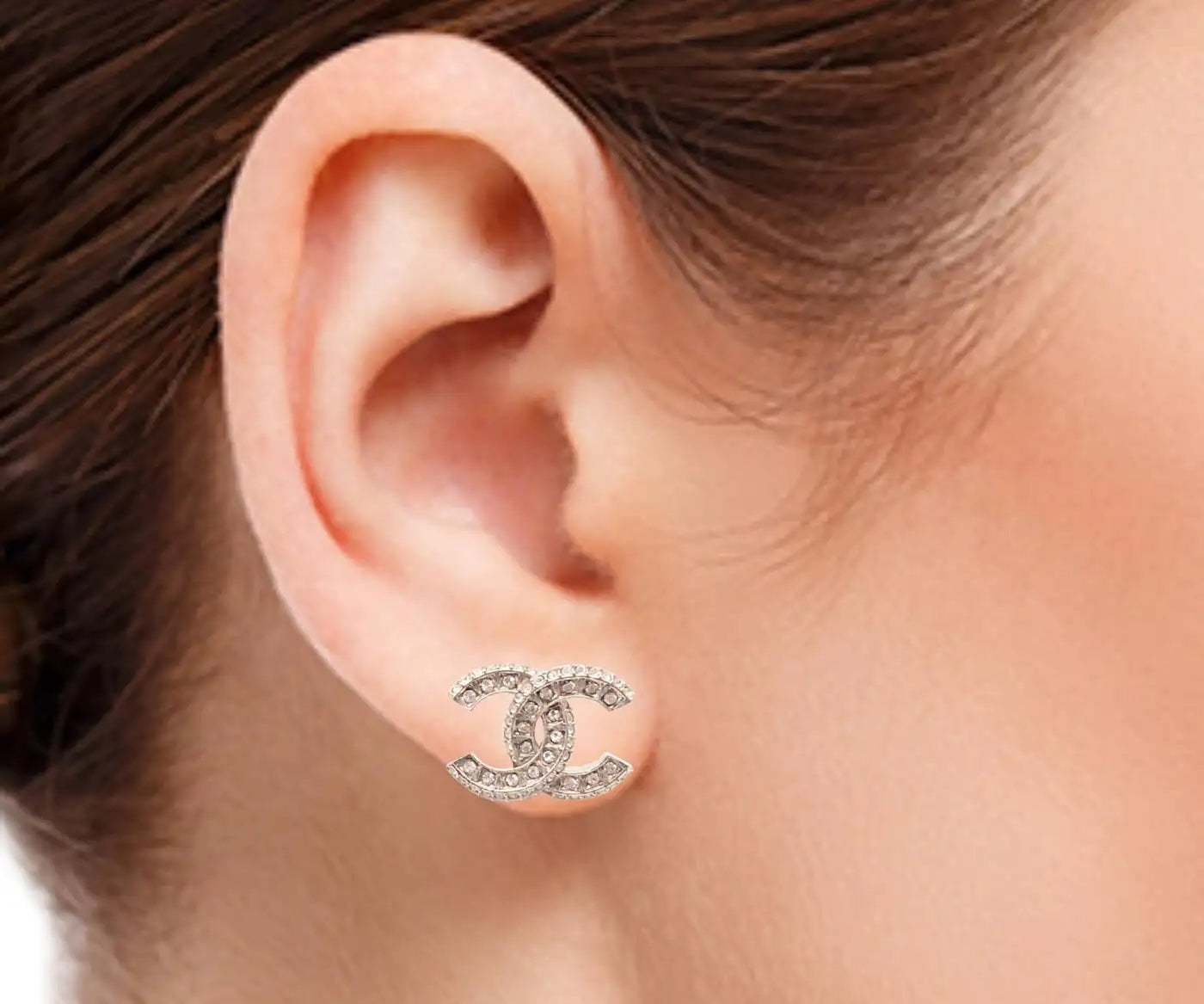 CHANEL CC CRYSTAL STUD EARRINGS
