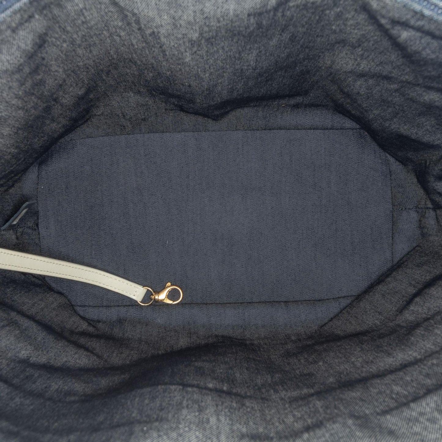 Chanel Crumpled Calfskin En Vogue Rope Satchel (SHG-YiQ0Ms)